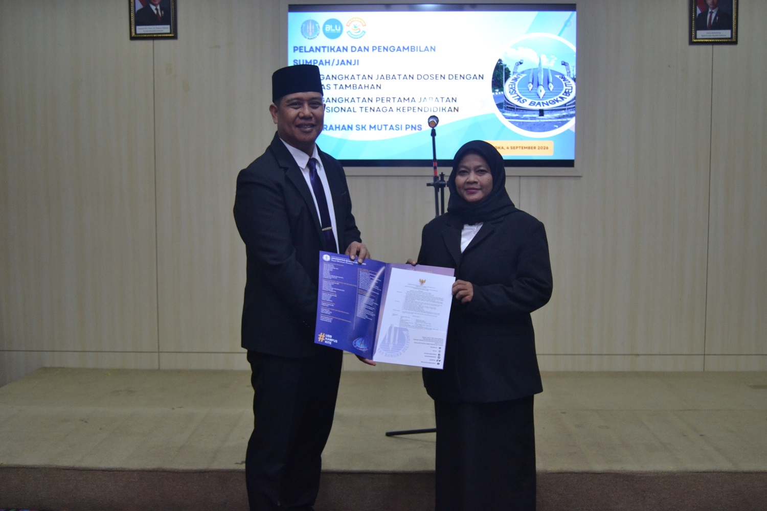 Rektor UBB Lantik 10 Dosen Angkat 10 Tenaga Kependidikan dan Serahkan SK Mutasi PNS
